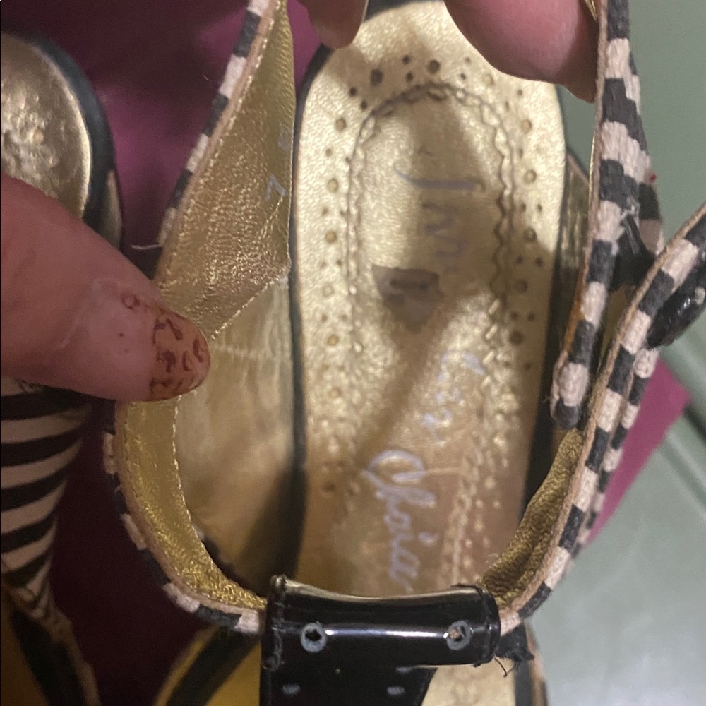 GUC Irregular choice Cream black stripe, small heel sandal shoe 7 1/2 - Picture 11 of 11